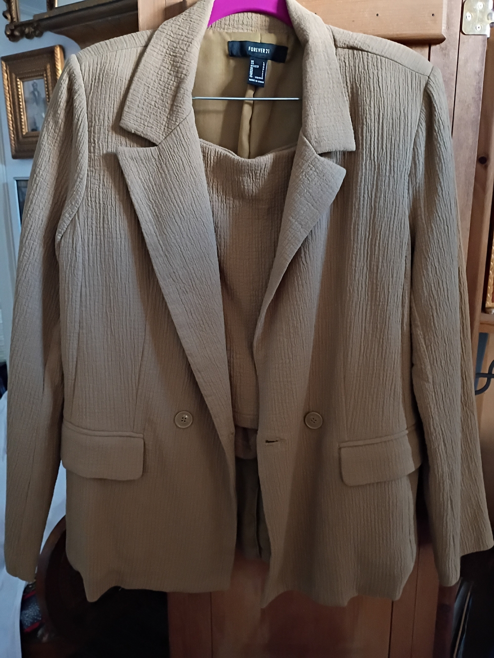 Forever 21 Women's Camel Textured Blazer and Skort w Tag attached  Size L Blazer